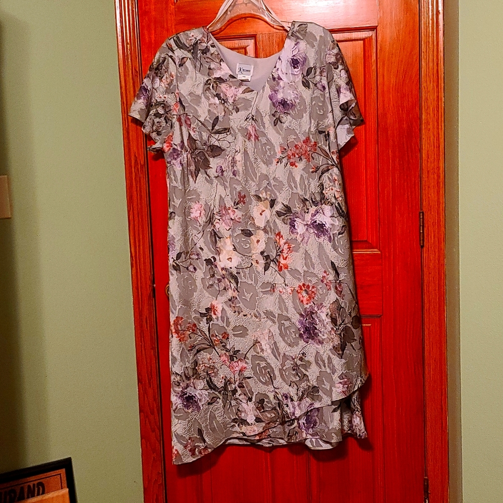 Floral dress. Kwoman brand like new condition.  Size 24